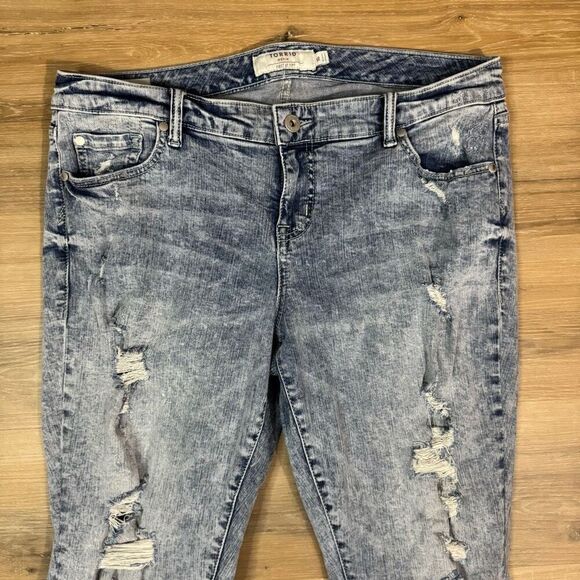 Torrid Women's 16 Boyfriend Jeans Acid Wash Distressed Denim Frayed Thrashed - Picture 2 of 8